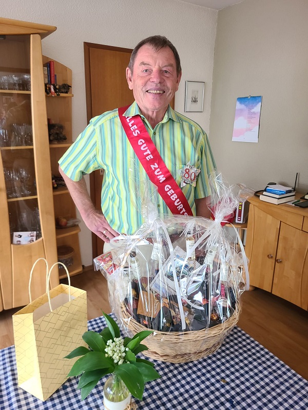 Alfred Hügel 80 Jahre klein